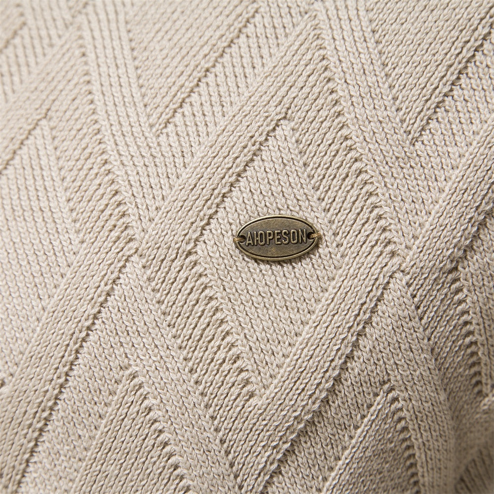 St. Martin Co Oatmeal Diamond-Knit Crew Neck Sweater — detail view